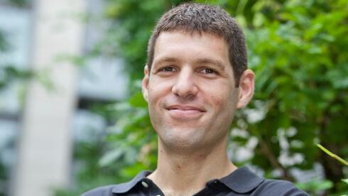 Prof. Yaron Singer. Photo: Eliza Grinnell Prof. Yaron Singer. Photo: Eliza Grinnell