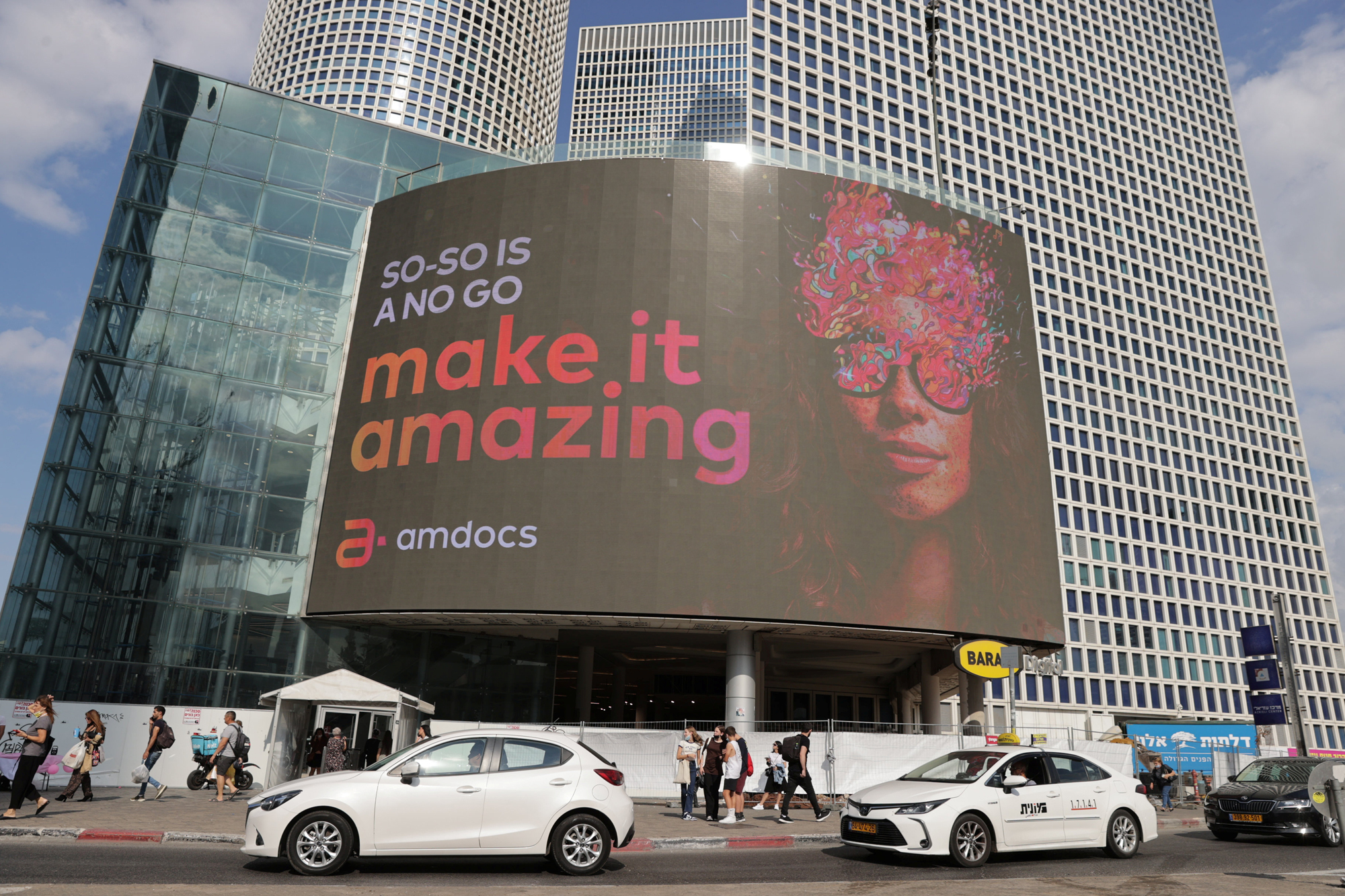 Amdocs &quot;Make it Amazing&quot; campaign. Photo: Orel Cohen